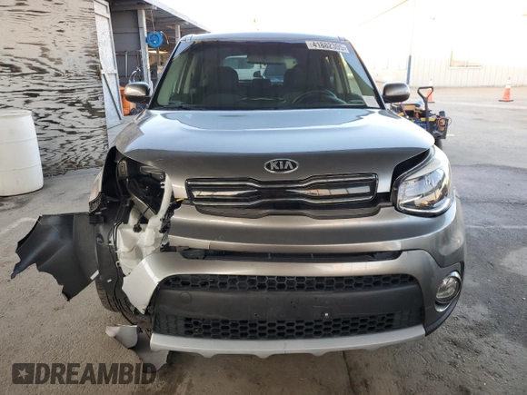2019 Kia Soul + with VIN KNDJP3A58K7697360, listed as a Copart auction lot 41882305 with 40,403 mi miles and Salvage Title. Bid and sale history available at DreamBid. Image 5.