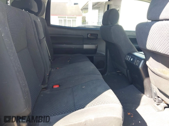 2013 Toyota Tundra z VIN 5TFDY5F16DX292418, wystawiony jako IAAI lot #41531030 z przebiegiem 236 555 mil mil oraz . Historia ofert i sprzedaży dostępna na DreamBid. Obrazek 8.