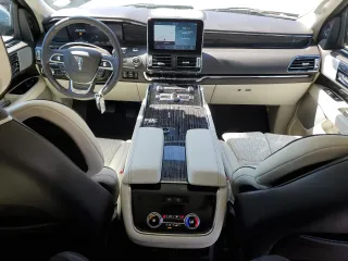 2021 Lincoln Navigator Black Label z VIN 5LMJJ2TT9MEL20938, wystawiony jako Copart lot #48092264 z przebiegiem 36 161 mil mil oraz . Historia ofert i sprzedaży dostępna na DreamBid. Obrazek 8.