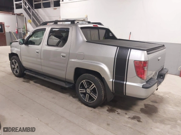 2014 Honda Ridgeline SE with VIN 5FPYK1F65EB006410, listed as a IAAI auction lot 41471886 with 92,406 mi miles. Bid and sale history available at carsss.com. Image 3.