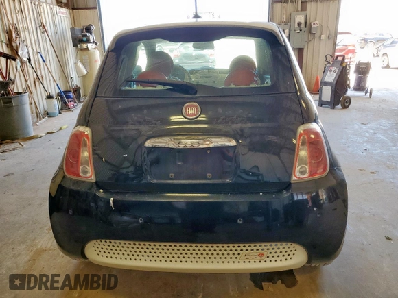 2014 FIAT 500e z VIN 3C3CFFGEXET175807, wystawiony jako Copart lot #62706475 z przebiegiem 41 925 mil mil oraz Czysty tytuł • Clean title. Historia ofert i sprzedaży dostępna na DreamBid. Obrazek 6.