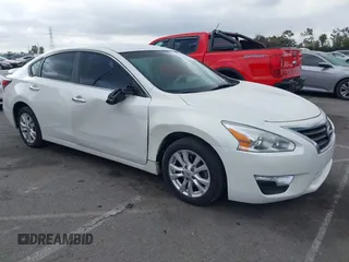 2014 Nissan Altima SV with VIN 1N4AL3AP9EN232475, listed as a IAAI auction lot 42136961 with 86,720 mi miles and . Bid and sale history available at carsss.com. Image 1.