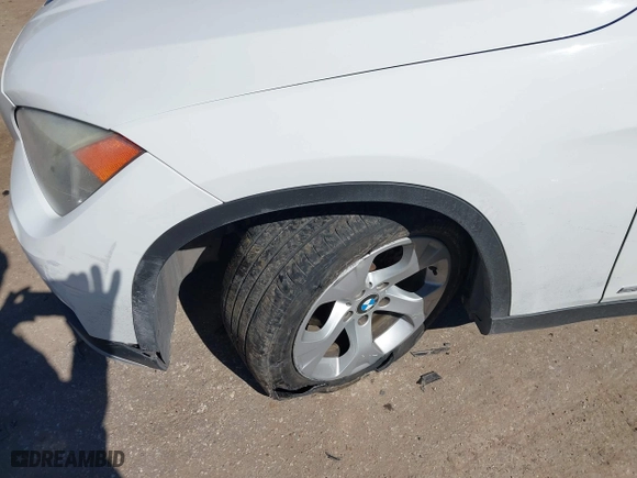 2015 BMW X1 sDrive28i with VIN WBAVM1C51FVZ94433, listed as a IAAI auction lot 41425205 with 148,346 mi miles. Bid and sale history available at carsss.com. Image 6.