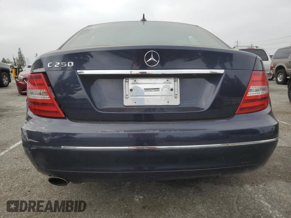 2013 Mercedes-Benz C 250 Sport z VIN WDDGF4HB5DR268186, wystawiony jako Copart lot #59209855 z przebiegiem 93 184 mil mil oraz Czysty tytuł • Clean title. Historia ofert i sprzedaży dostępna na DreamBid. Obrazek 6.