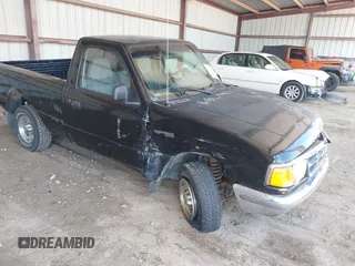 1997 Ford Ranger XLT z VIN 1FTCR10A9VUD32987, wystawiony jako IAAI lot #42178029 z przebiegiem 146 691 mil mil oraz . Historia ofert i sprzedaży dostępna na DreamBid. Obrazek 1.