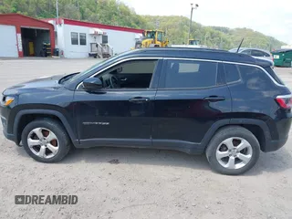 2018 Jeep Compass Latitude z VIN 3C4NJDBB3JT144056, wystawiony jako IAAI lot #42138173 z przebiegiem 45 985 mil mil oraz . Historia ofert i sprzedaży dostępna na DreamBid. Obrazek 14.