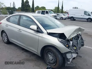 2019 Hyundai Accent SE z VIN 3KPC24A34KE045556, wystawiony jako IAAI lot #42207432 z przebiegiem 65 065 mil mil oraz . Historia ofert i sprzedaży dostępna na DreamBid. Obrazek 1.