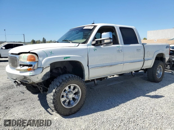 2002 GMC Sierra 1500HD SLE z VIN 1GTGK13U22F213058, wystawiony jako Copart lot #67418174 z przebiegiem 178 940 mil mil oraz Szkody całkowita. Historia ofert i sprzedaży dostępna na DreamBid. Obrazek 1.