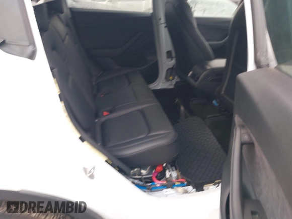 2022 Tesla Model Y Long Range z VIN 7SAYGDEE4NF315356, wystawiony jako IAAI lot #41571151 z przebiegiem 1 056 mil mil oraz . Historia ofert i sprzedaży dostępna na DreamBid. Obrazek 8.