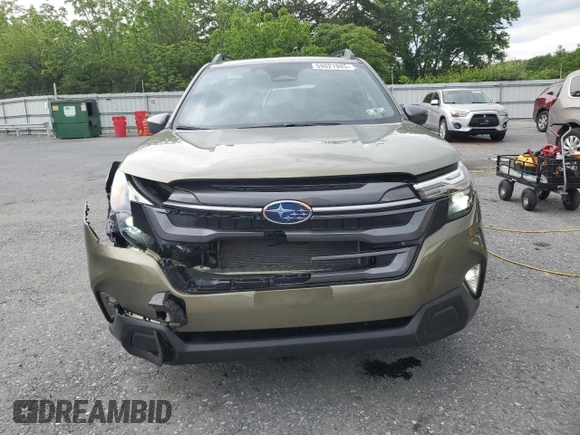 2025 Subaru Forester Premium with VIN JF2SLDDC4SH488368, listed as a Copart auction lot 59021945 with 3,770 mi miles and Salvage title. Bid and sale history available at DreamBid. Image 5.