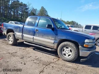 2002 Chevrolet Silverado 1500 LT with VIN 2GCEK19T921226130, listed as a IAAI auction lot 41397105 with 298,115 mi miles. Bid and sale history available at carsss.com. Image 1.