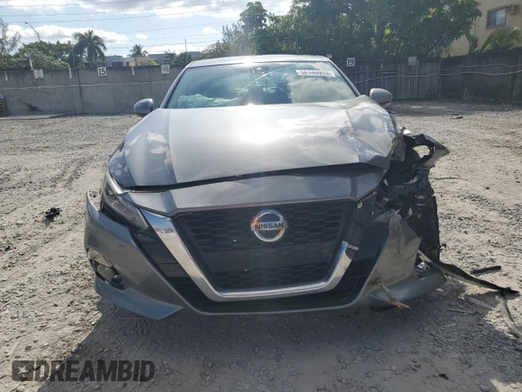 2019 Nissan Altima SV z VIN 1N4BL4DV2KC132035, wystawiony jako Copart lot #56140955 z przebiegiem 82 983 mil mil oraz Nie do naprawy • Non repairable. Historia ofert i sprzedaży dostępna na DreamBid. Obrazek 5.