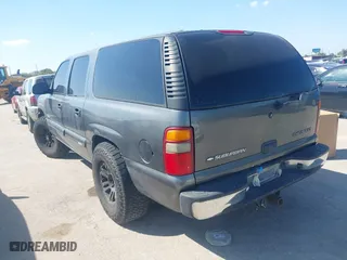 2000 Chevrolet Suburban LS with VIN 3GNEC16T2YG104878, listed as a IAAI auction lot 40464441 with 233,868 mi miles. Bid and sale history available at carsss.com. Image 3.