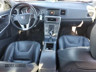 2015 Volvo S60 T5 Premier z VIN YV1612TK2F1350209, wystawiony jako Copart lot #88946025 z przebiegiem 112 657 mil mil oraz Szkoda całkowita • Salvage title. Historia ofert i sprzedaży dostępna na DreamBid. Obrazek 8.