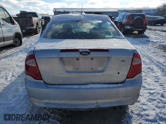 2012 Ford Fusion SE z VIN 3FAHP0HA7CR330093, wystawiony jako Copart lot #88449875 z przebiegiem 157 882 mil mil oraz Czysty tytuł • Clean title. Historia ofert i sprzedaży dostępna na DreamBid. Obrazek 6.