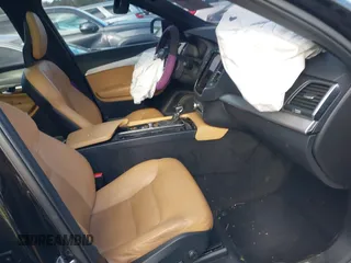 2017 Volvo XC90 Momentum с VIN YV4A22PK7H1111553, выставлен на аукционе IAAI как лот 41822397 с пробегом 123 888 миль миль и . История ставок и продаж доступна на DreamBid. Изображение 5.