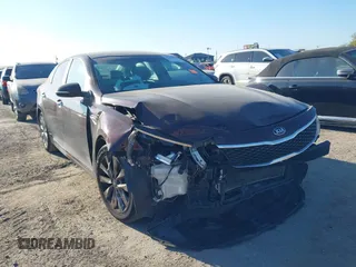 2016 Kia Optima LX z VIN 5XXGT4L36GG001942, wystawiony jako IAAI lot #41236894 z przebiegiem 125 376 mil mil oraz . Historia ofert i sprzedaży dostępna na DreamBid. Obrazek 6.