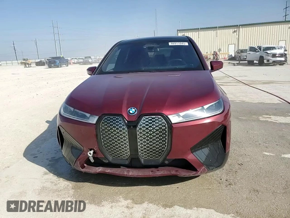 2024 BMW iX xDrive50 z VIN WB523CF06RCN03726, wystawiony jako Copart lot #48911045 z przebiegiem 38 051 mil mil oraz Szkody całkowita. Historia ofert i sprzedaży dostępna na DreamBid. Obrazek 14.