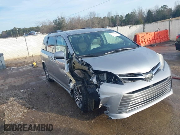 2018 Toyota Sienna XLE Auto Access Seat with VIN 5TDYZ3DC6JS928313, listed as a IAAI auction lot 41411318 with 145,480 mi miles. Bid and sale history available at carsss.com. Image 18.