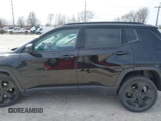2018 Jeep Compass Latitude with VIN 3C4NJDBBXJT304322, listed as a IAAI auction lot 41833329 with 124,577 mi miles. Bid and sale history available at carsss.com. Image 14.