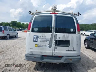 1998 Chevrolet Chevy Van z VIN 1GCEG15M6W1009839, wystawiony jako IAAI lot #42100010 z przebiegiem Nie podano mil oraz . Historia ofert i sprzedaży dostępna na DreamBid. Obrazek 16.