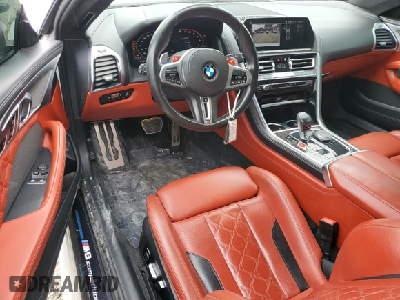 2020 BMW M8 z VIN WBSAE0C09LCD76941, wystawiony jako Copart lot #43378505 z przebiegiem 67 146 mil mil oraz Czysty tytuł • Clean title. Historia ofert i sprzedaży dostępna na DreamBid. Obrazek 8.