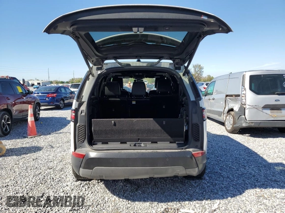 2018 Land Rover Discovery HSE Luxury z VIN SALRT2RV2JA070659, wystawiony jako Copart lot #47651085 z przebiegiem 88 750 mil mil oraz Nie do naprawy • Non repairable. Historia ofert i sprzedaży dostępna na DreamBid. Obrazek 6.