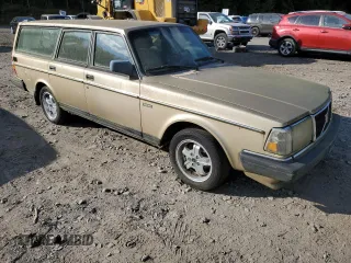 1990 Volvo 240 z VIN YV1AA8859L1850752, wystawiony jako Copart lot #75105154 z przebiegiem 200 907 mil mil oraz Tytuł czysty. Historia ofert i sprzedaży dostępna na DreamBid. Obrazek 4.