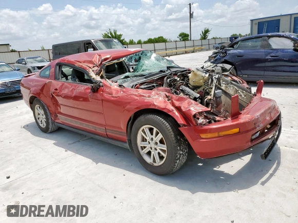 2008 Ford Mustang Deluxe with VIN 1ZVHT80NX85209231, listed as a Copart auction lot 61618885 with Not provided miles and Salvage title. Bid and sale history available at DreamBid. Image 4.