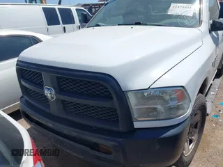 2018 Ram 2500 Tradesman z VIN 3C7WR4AJ8JG293547, wystawiony jako IAAI lot #42474445 z przebiegiem 121 406 mil mil oraz . Historia ofert i sprzedaży dostępna na DreamBid. Obrazek 6.