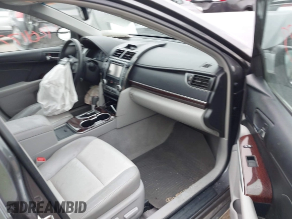 2014 Toyota Camry L with VIN 4T4BF1FK6ER364253, listed as a IAAI auction lot 42011773 with 87,051 mi miles. Bid and sale history available at carsss.com. Image 5.