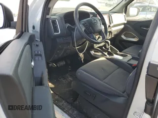 2024 Nissan Frontier S z VIN 1N6ED1CL2RN630671, wystawiony jako Copart lot #42723515 z przebiegiem Nie podano mil oraz Szkoda całkowita • Salvage title. Historia ofert i sprzedaży dostępna na DreamBid. Obrazek 8.
