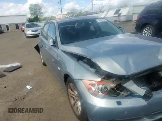 2008 BMW 3 Series 328xi z VIN WBAVC93508K038897, wystawiony jako Copart lot #56096765 z przebiegiem 155 089 mil mil oraz Szkoda całkowita • Salvage title. Historia ofert i sprzedaży dostępna na DreamBid. Obrazek 13.