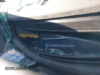 2020 Ram 2500 Laramie z VIN 3C6UR5NLXLG314141, wystawiony jako IAAI lot #42263978 z przebiegiem Nie podano mil oraz . Historia ofert i sprzedaży dostępna na DreamBid. Obrazek 9.