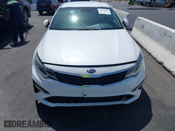 2019 Kia Optima LX with VIN 5XXGT4L30KG335926, listed as a IAAI auction lot 41986835 with 114,309 mi miles. Bid and sale history available at carsss.com. Image 17.