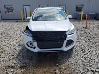 2013 Ford Escape SE with VIN 1FMCU0G98DUA98873, listed as a Copart auction lot 61253725 with 140,534 mi miles and Clean title. Bid and sale history available at DreamBid. Image 5.