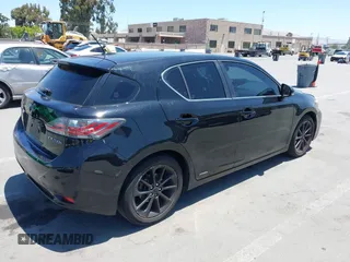 2012 Lexus CT 200h z VIN JTHKD5BH4C2053787, wystawiony jako IAAI lot #42533598 z przebiegiem 260 264 mil mil oraz . Historia ofert i sprzedaży dostępna na DreamBid. Obrazek 4.