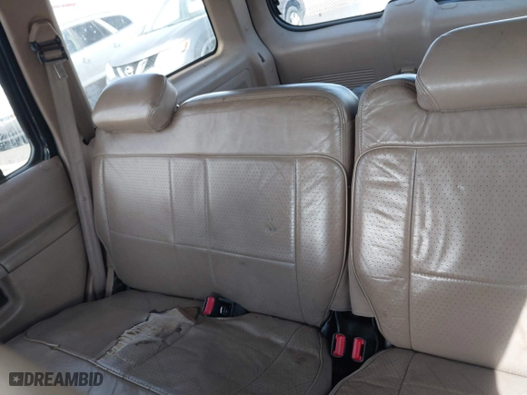 1998 Mercury Mountaineer with VIN 4M2ZU55P4WUJ27313, listed as a IAAI auction lot 41824204 with 207,626 mi miles. Bid and sale history available at carsss.com. Image 8.