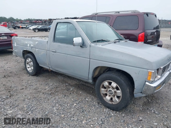 1996 Nissan Frontier XE z VIN 1N6SD11SXTC351243, wystawiony jako IAAI lot #42422568 z przebiegiem 265 304 mil mil oraz . Historia ofert i sprzedaży dostępna na DreamBid. Obrazek 1.