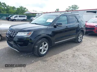 2017 Ford Explorer XLT z VIN 1FM5K8D86HGD44638, wystawiony jako IAAI lot #42628423 z przebiegiem 441 045 mil mil oraz . Historia ofert i sprzedaży dostępna na DreamBid. Obrazek 21.