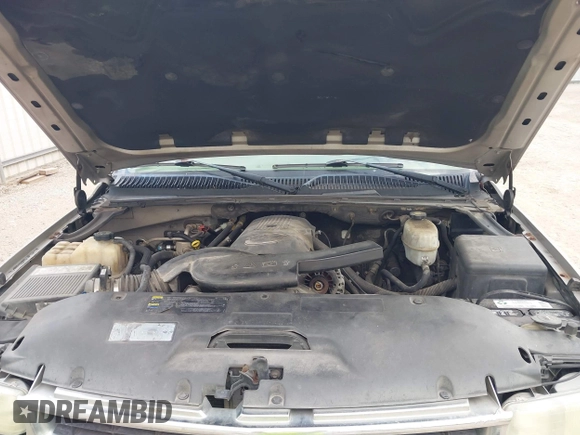 2004 Chevrolet Suburban LT with VIN 1GNEC16Z34J268718, listed as a IAAI auction lot 42078372 with 433,488 mi miles and . Bid and sale history available at DreamBid. Image 10.