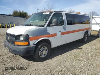 2007 Chevrolet Express Passenger z VIN 1GAHG39U171190748, wystawiony jako Copart lot #43731365 z przebiegiem 177 389 mil mil oraz Czysty tytuł • Clean title. Historia ofert i sprzedaży dostępna na DreamBid. Obrazek 1.