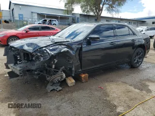 2023 Chrysler 300 S z VIN 2C3CCABG7PH524387, wystawiony jako Copart lot #56519295 z przebiegiem 40 505 mil mil oraz Szkoda całkowita • Salvage title. Historia ofert i sprzedaży dostępna na DreamBid. Obrazek 1.