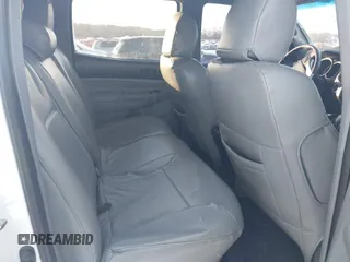 2014 Toyota Tacoma with VIN 3TMLU4EN0EM147193, listed as a IAAI auction lot 41280636 with 162,345 mi miles. Bid and sale history available at carsss.com. Image 8.