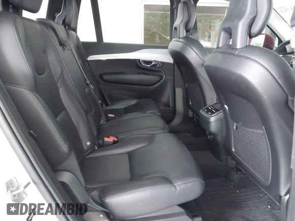 2016 Volvo XC90 T6 Momentum с VIN YV4A22PK8G1033668, выставлен на аукционе IAAI как лот 42291713 с пробегом 115 135 миль миль и . История ставок и продаж доступна на DreamBid. Изображение 8.