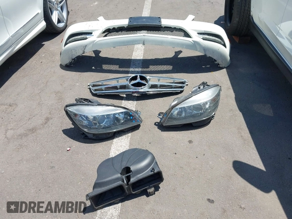 2011 Mercedes-Benz C 300 Sport z VIN WDDGF5EB3BR168224, wystawiony jako IAAI lot #42629358 z przebiegiem 134 692 mil mil oraz . Historia ofert i sprzedaży dostępna na DreamBid. Obrazek 12.