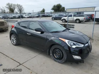 2015 Hyundai Veloster with VIN KMHTC6AD5FU219378, listed as a Copart auction lot 49913505 with 110,385 mi miles and Salvage Title. Bid and sale history available at carsss.com. Image 4.