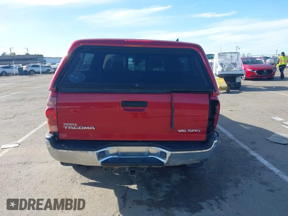 2006 Toyota Tacoma with VIN 5TEUU42N76Z303968, listed as a IAAI auction lot 41520700 with 146,888 mi miles. Bid and sale history available at carsss.com. Image 17.