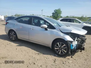 2021 Nissan Versa SV z VIN 3N1CN8EV3ML905913, wystawiony jako Copart lot #55330395 z przebiegiem 28 895 mil mil oraz Szkoda całkowita • Salvage title. Historia ofert i sprzedaży dostępna na DreamBid. Obrazek 4.