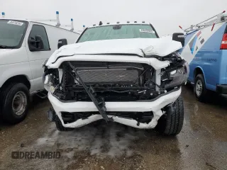 2024 Ram 2500 Big Horn z VIN 3C6UR5DL2RG407021, wystawiony jako Copart lot #43030985 z przebiegiem 2 054 mil mil oraz Szkoda całkowita • Salvage title. Historia ofert i sprzedaży dostępna na DreamBid. Obrazek 5.
